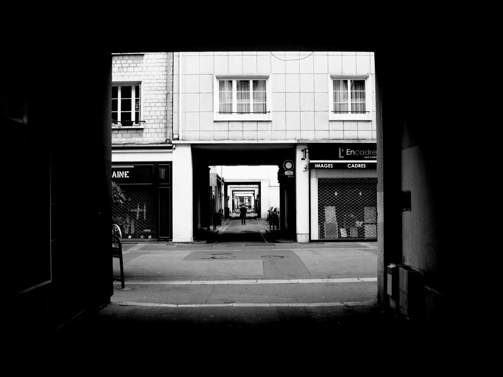 Passage à Caen